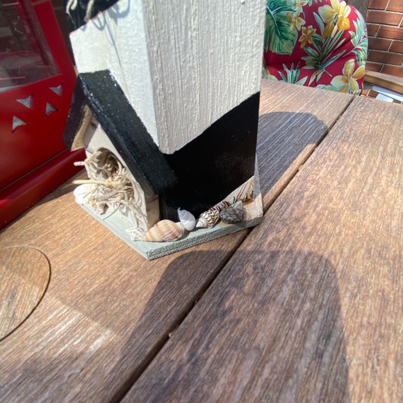 Birdhouse Handpainted. “Safe Travels” - Picture 5 of 9